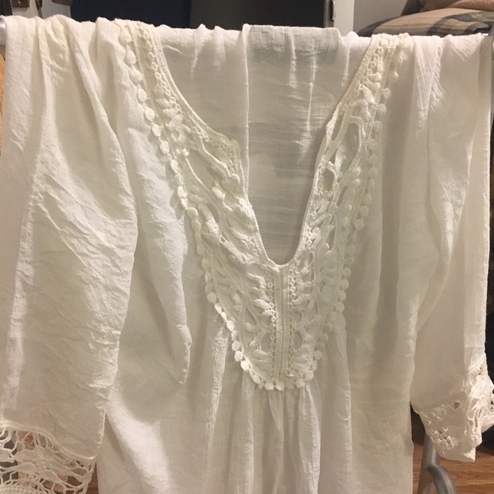 Ladies  Simply Irresistable white lacy Blouse